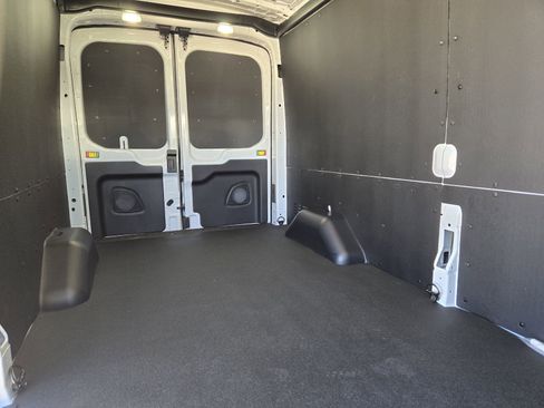 New 2026 Ford Transit 250 148 Medium Roof w/ Load Area Protection Package RWD image 27