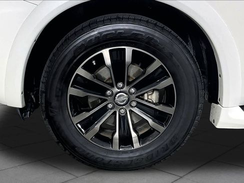 Used 2020 Nissan Armada Platinum w/ Captain's Chairs Package RWD image 10