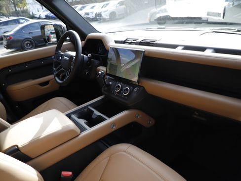 New 2026 Land Rover Defender 110 X-Dynamic SE image 12