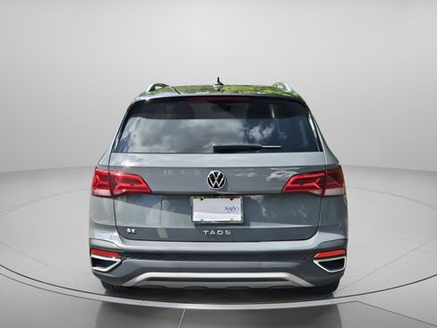 Used 2023 Volkswagen Taos SE FWD image 4