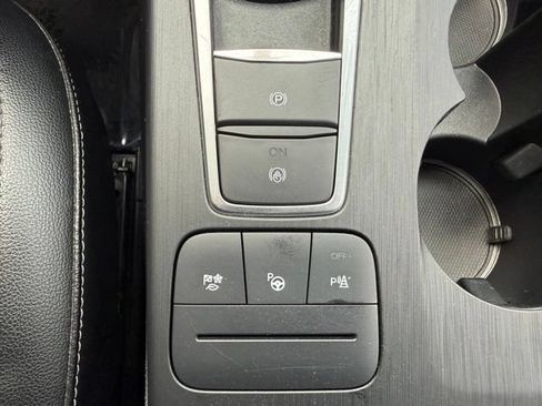 Certified 2020 Ford Escape Titanium AWD/4WD image 25
