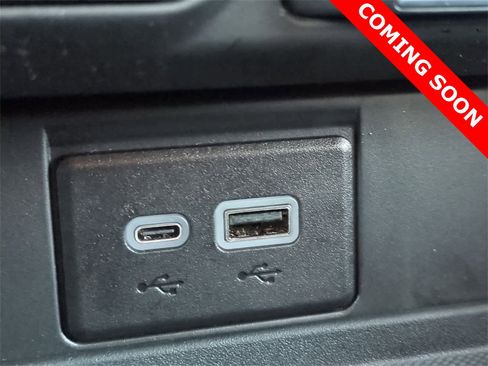 Used 2024 GMC Yukon SLT w/ SLT Luxury Package image 30