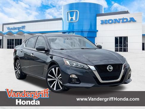 Used 2022 Nissan Altima 2.5 Platinum AWD/4WD image 1