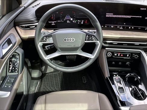 Certified 2025 Audi Q5 Premium w/ Convenience Package image 6