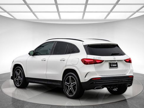 Certified 2025 Mercedes-Benz GLA 250 GLA 250 image 2
