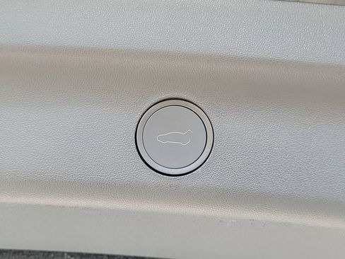 Used 2024 Tesla Model Y Long Range image 9