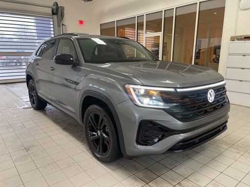 Certified 2025 Volkswagen Atlas Cross Sport SEL R-Line image 5