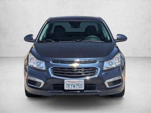 Used 2015 Chevrolet Cruze LT FWD image 2