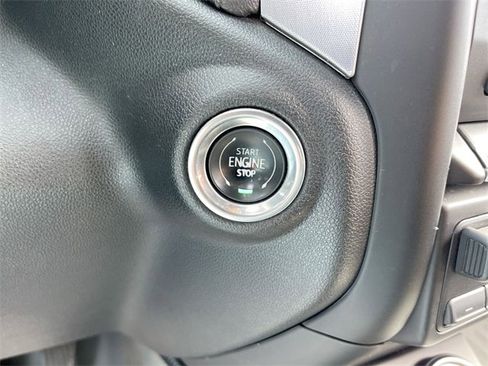 Used 2020 GMC Sierra 1500 SLT image 16