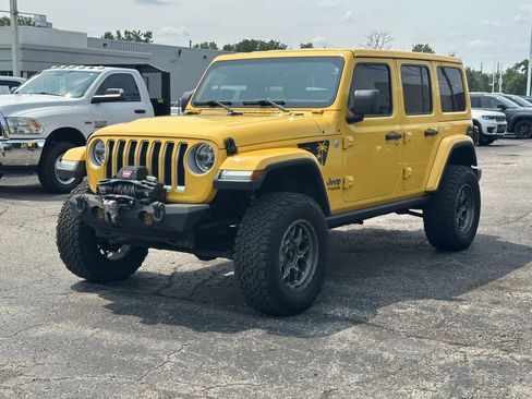 Used 2019 Jeep Wrangler Unlimited Sahara w/ Uconnect 4C Nav & Sound Group AWD/4WD image 7