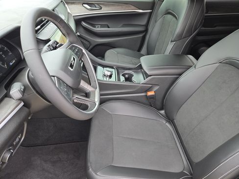 New 2026 Jeep Grand Cherokee L 4WD image 9