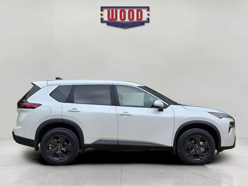 New 2026 Nissan Rogue SV AWD/4WD image 2