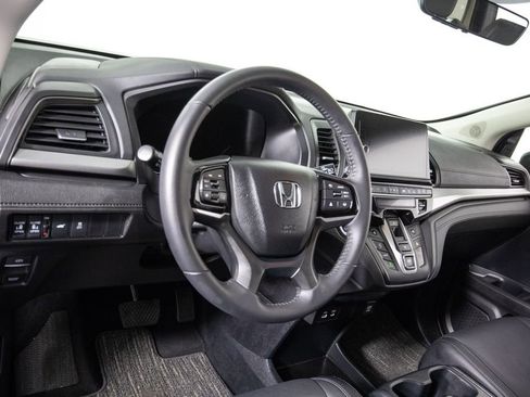 Used 2025 Honda Odyssey EX-L image 19