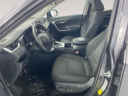 Used 2024 Toyota RAV4 XLE image 9