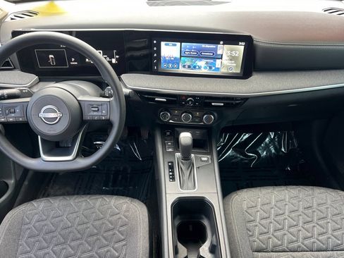 Used 2025 Nissan Kicks SV FWD image 14