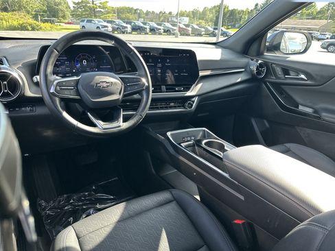 Certified 2025 Chevrolet Equinox LT w/ Convenience Package II AWD/4WD image 6