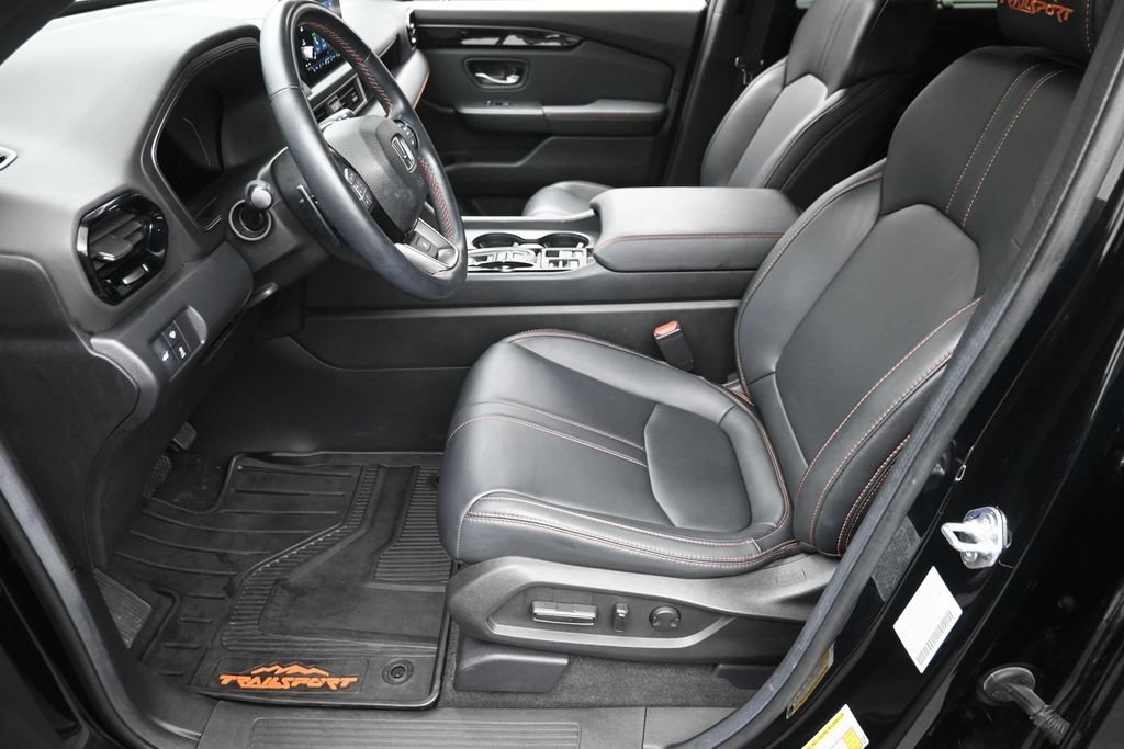 Used 2025 Honda Pilot TrailSport image 19