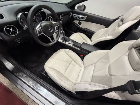 Used 2013 Mercedes-Benz SLK 250 image 27