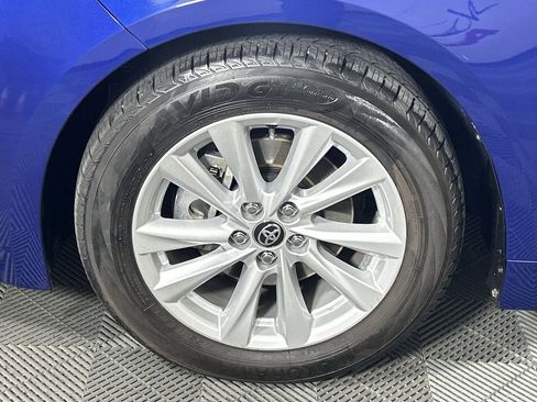 Used 2025 Toyota Corolla SE w/ SE Package image 10