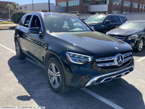 Used 2022 Mercedes-Benz GLC 300 4MATIC image 4