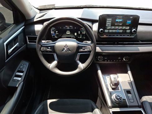 Used 2022 Mitsubishi Outlander SE AWD/4WD image 13