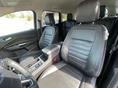 Used 2017 Ford Escape Titanium image 17