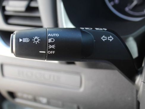 Used 2024 Nissan Rogue S image 15