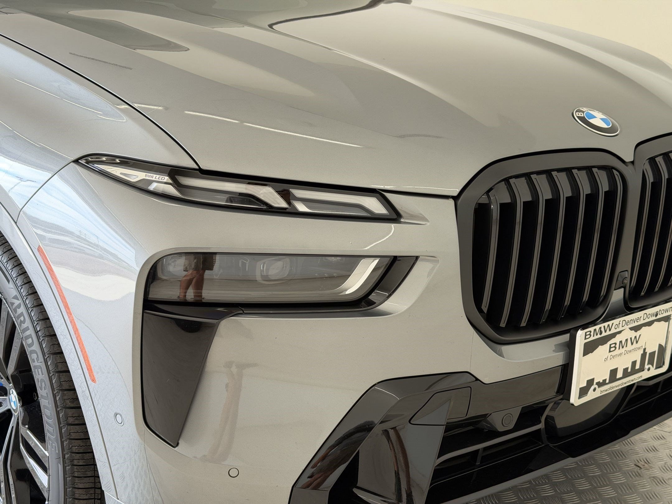 Used 2025 BMW X7 xDrive40i w/ M Sport Package AWD/4WD image 12
