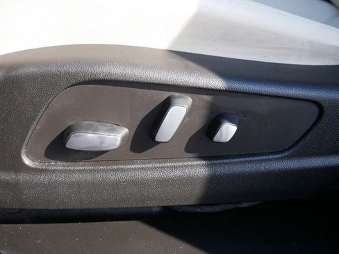 Certified 2023 Cadillac XT5 Sportv w/ LPO, Floor Liner Package image 7