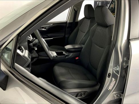 Used 2024 Toyota RAV4 XLE image 35
