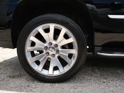 Used 2016 Cadillac Escalade Luxury AWD/4WD image 20