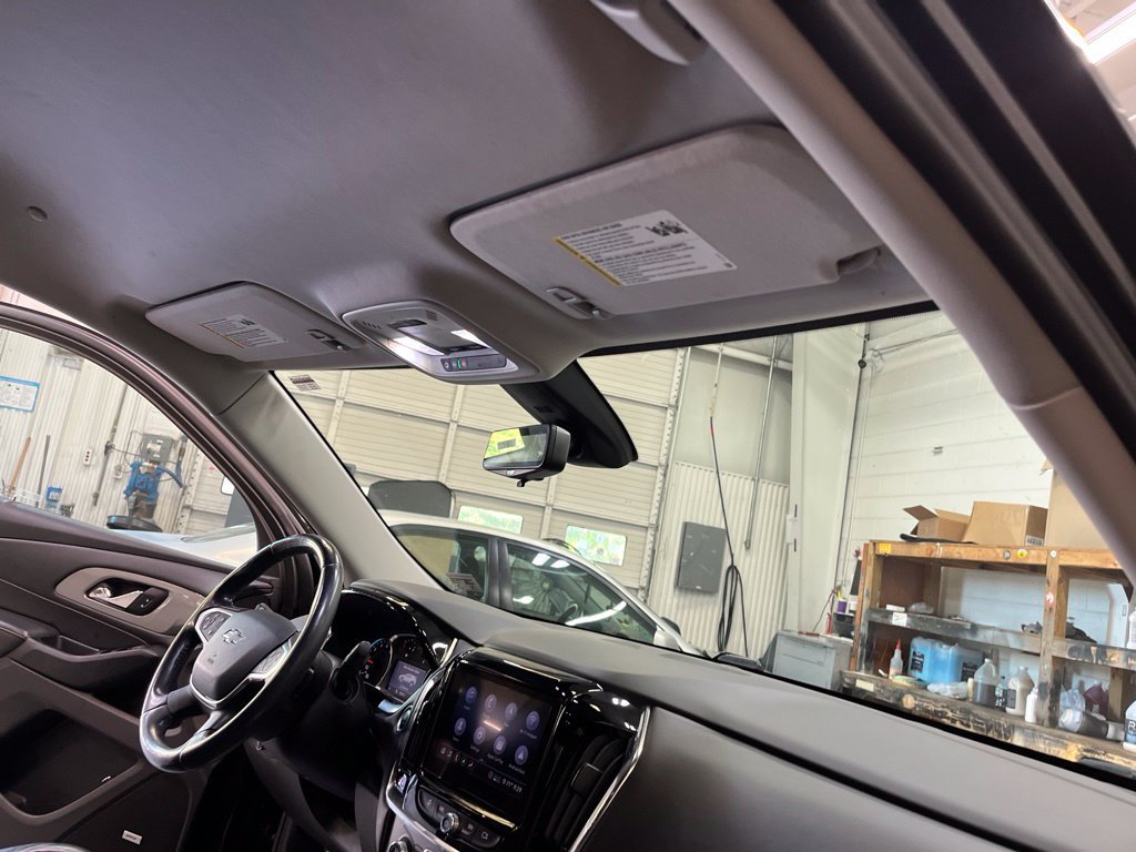 Used 2021 Chevrolet Traverse RS FWD image 40
