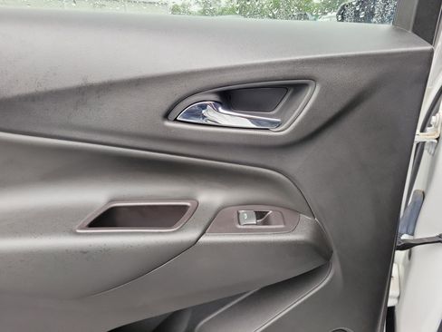 Used 2022 Chevrolet Equinox LT FWD image 12