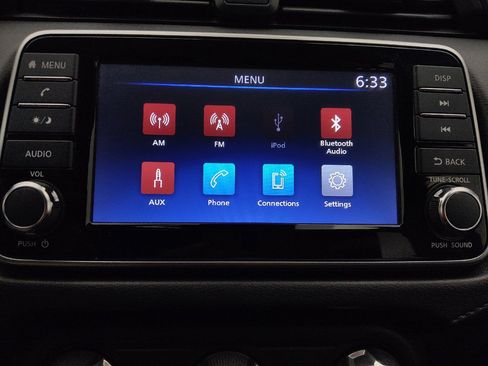 Used 2025 Nissan Versa S FWD image 25