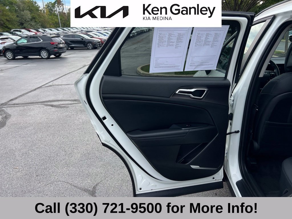 Certified 2026 Kia Sportage EX w/ EX Panoramic Sunroof Package AWD/4WD image 44