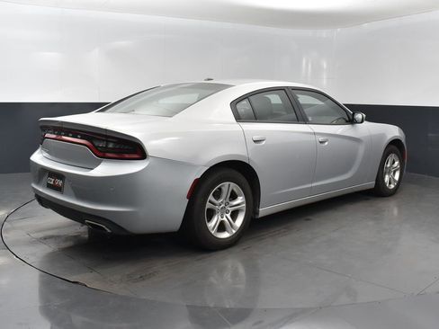 Used 2022 Dodge Charger SXT RWD image 5