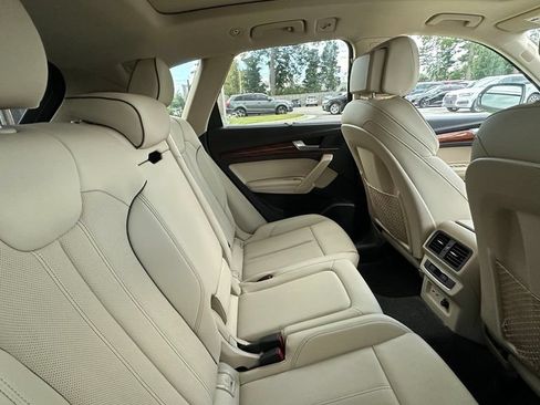 Used 2023 Audi Q5 2.0T Premium Plus w/ Premium Plus Package AWD/4WD image 6