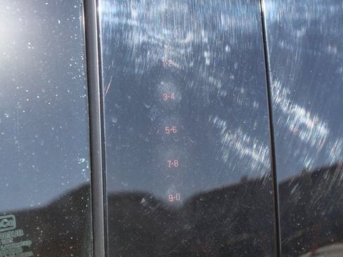 Used 2023 Ford Expedition XLT image 19