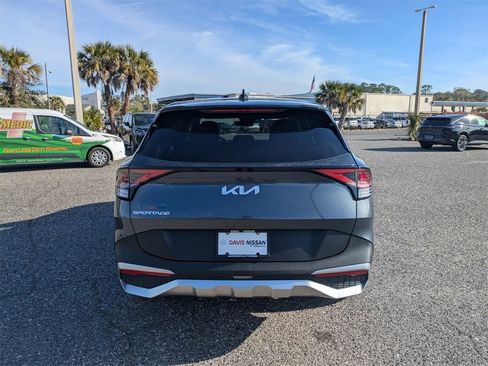 Used 2024 Kia Sportage LX image 4