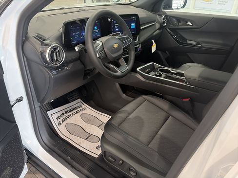 New 2026 Chevrolet Equinox LT w/ Convenience Package II image 14