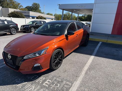 Used 2021 Nissan Altima 2.5 SR image 1