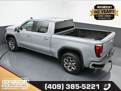 Used 2025 GMC Sierra 1500 SLE w/ X31 Off-Road Package AWD/4WD image 18