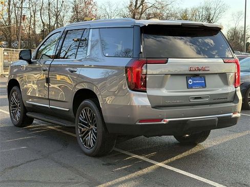 New 2026 GMC Yukon Elevation image 3