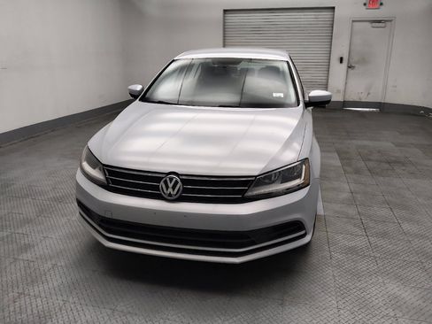 Used 2017 Volkswagen Jetta S w/ Jetta S Cold Weather Package FWD image 15
