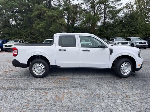 New 2025 Ford Maverick XL image 2