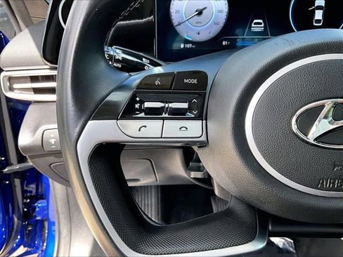 Used 2023 Hyundai Elantra Limited w/ Preferred Accessory Package image 20