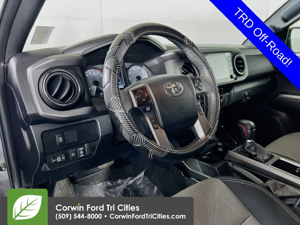 Used 2022 Toyota Tacoma TRD Off-Road AWD/4WD image 2