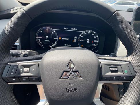 New 2025 Mitsubishi Outlander 4WD Plug-In Hybrid image 16