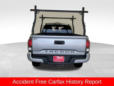 Used 2018 Toyota Tacoma TRD Off-Road image 6