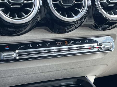 Certified 2025 Mercedes-Benz GLB 250 image 29